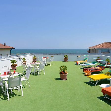 Hotel Ciondolo D'Oro Rimini Exterior foto