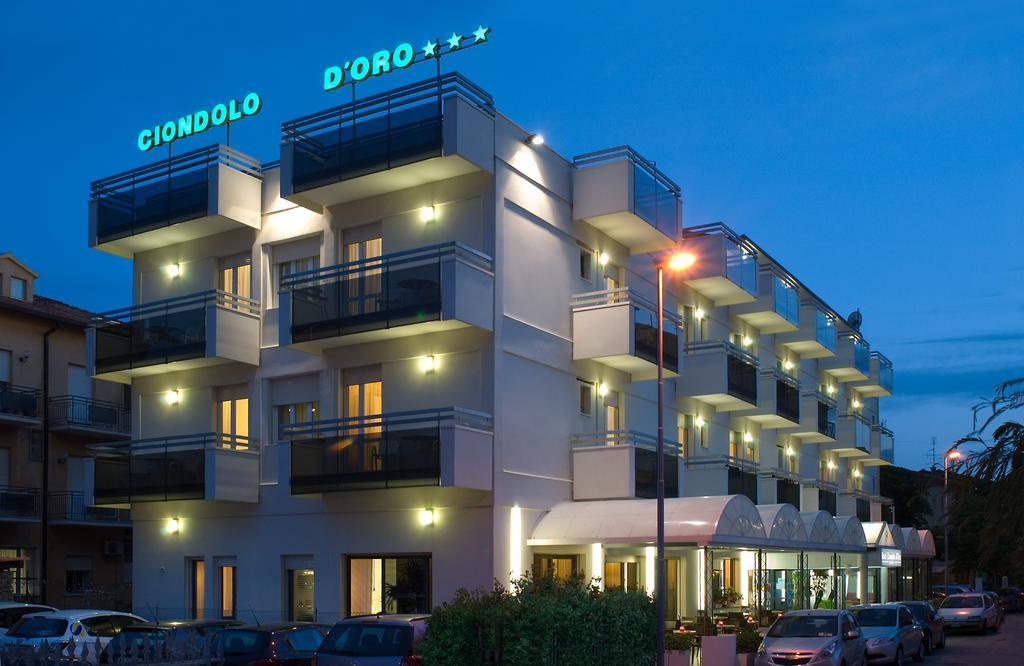 Hotel Ciondolo D'Oro Rimini Exterior foto